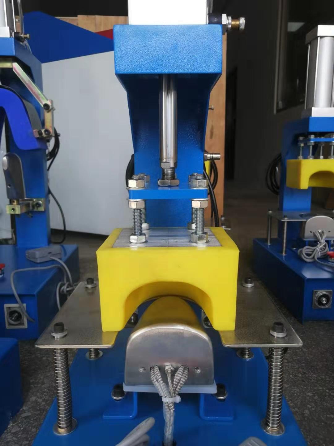 Table Type Pneumatic Single-head Hot Toe Setting Moulding Machine For Shoe