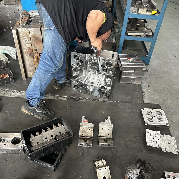 Customized Injection Molds Plastic Mold And Injection Molding Manufacture Plastic Mold Service