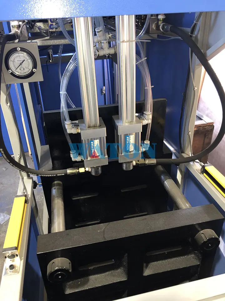 MS-2L High Efficiency Blowing Machine For Making 2L PET Bottle 2 Cavities Plastic Bottle Making Machine