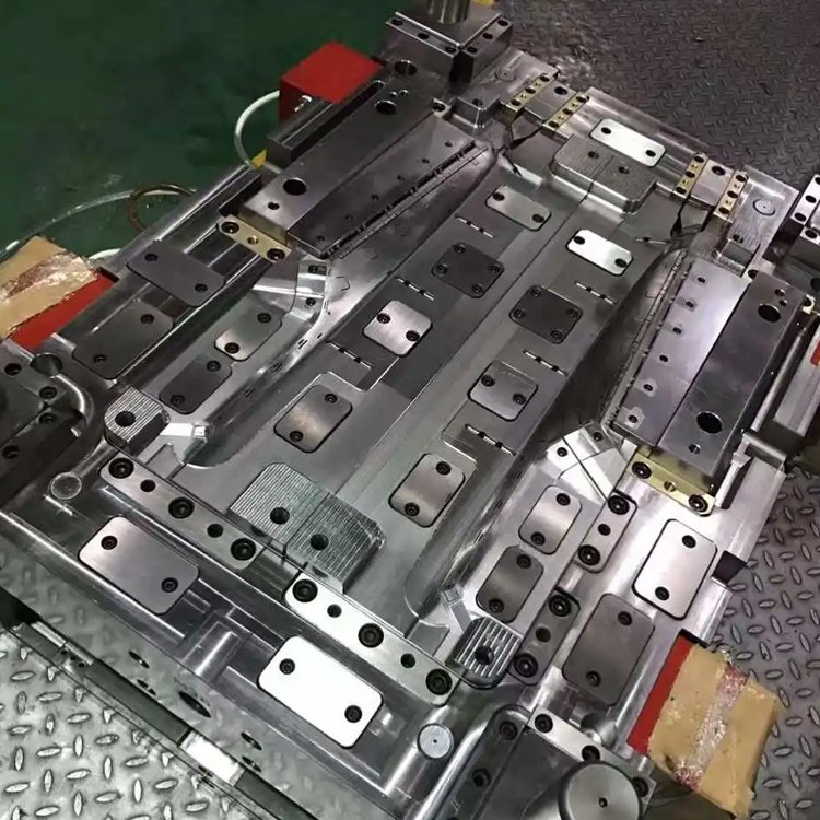Mould manufacturer injection mould service