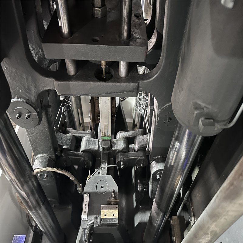 Ma90 Connector Moulding Machine Small Manufacturing Machines Mould For Injection Molding Machine