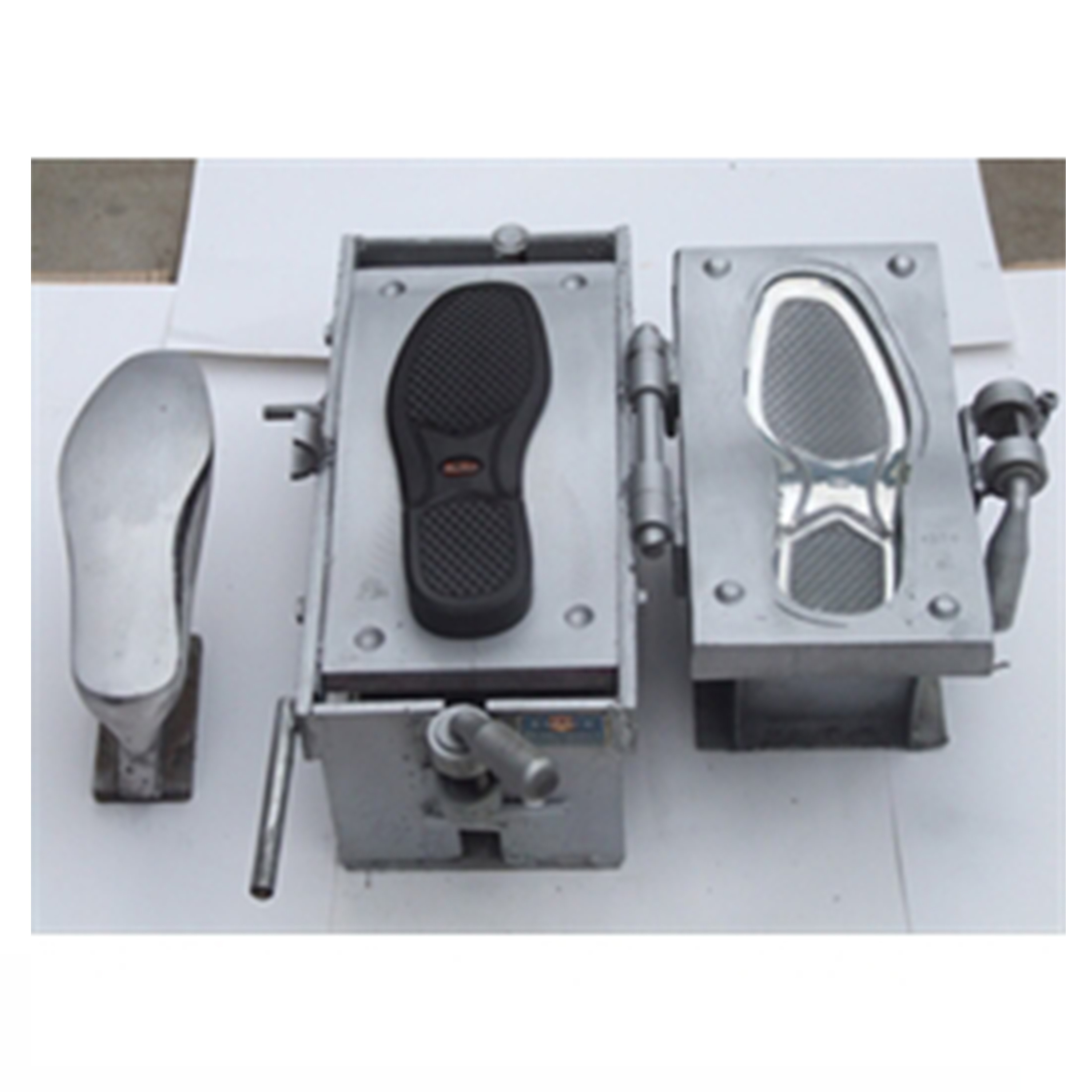 Factory Polyurethane PU Foaming Shoe Sole Plastic Injection Moulding Machine