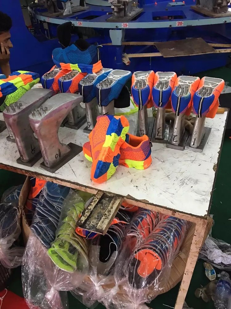 Full-auto Rotary Type Three-color Plastic-Rubber Sole Injection Moulding Machine