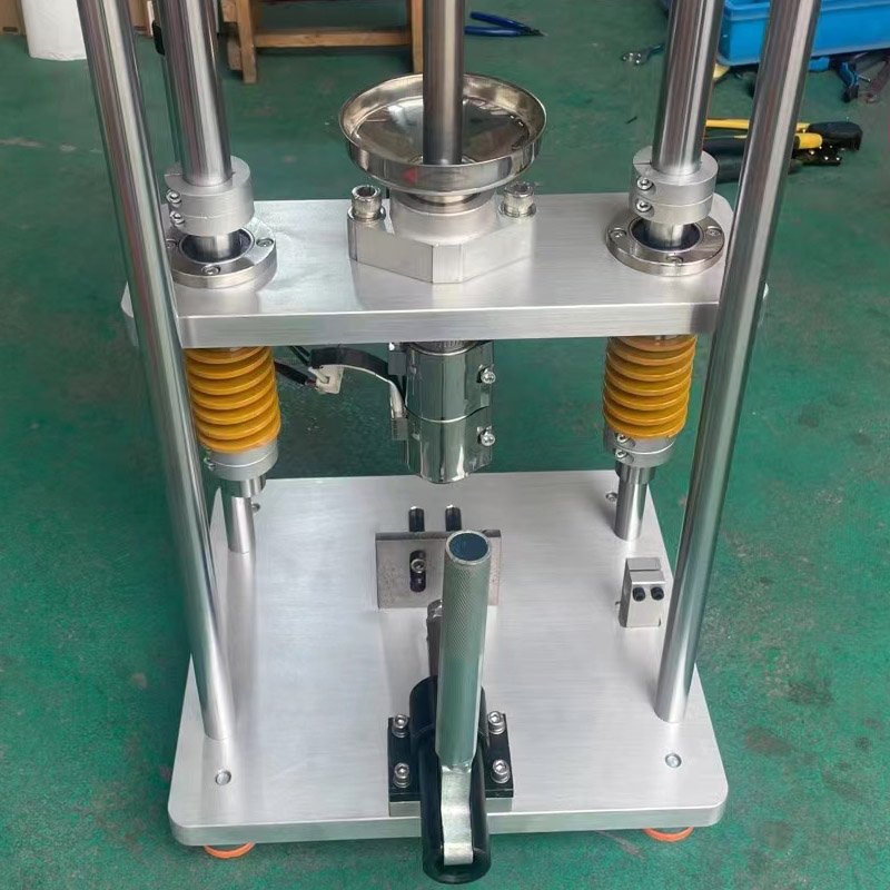 Selling 10G 20G Plastic Molding Machine Desktop Plastic Injection Machine For Connector Plug Switch Socket Wite