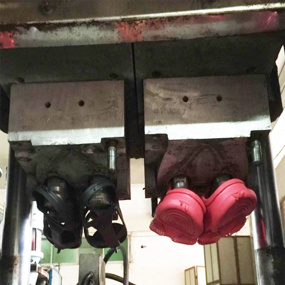JinJiang shoes making factory EVA injection mould to make EVA clogs garden shoes slippers mould second hand teel injection mould