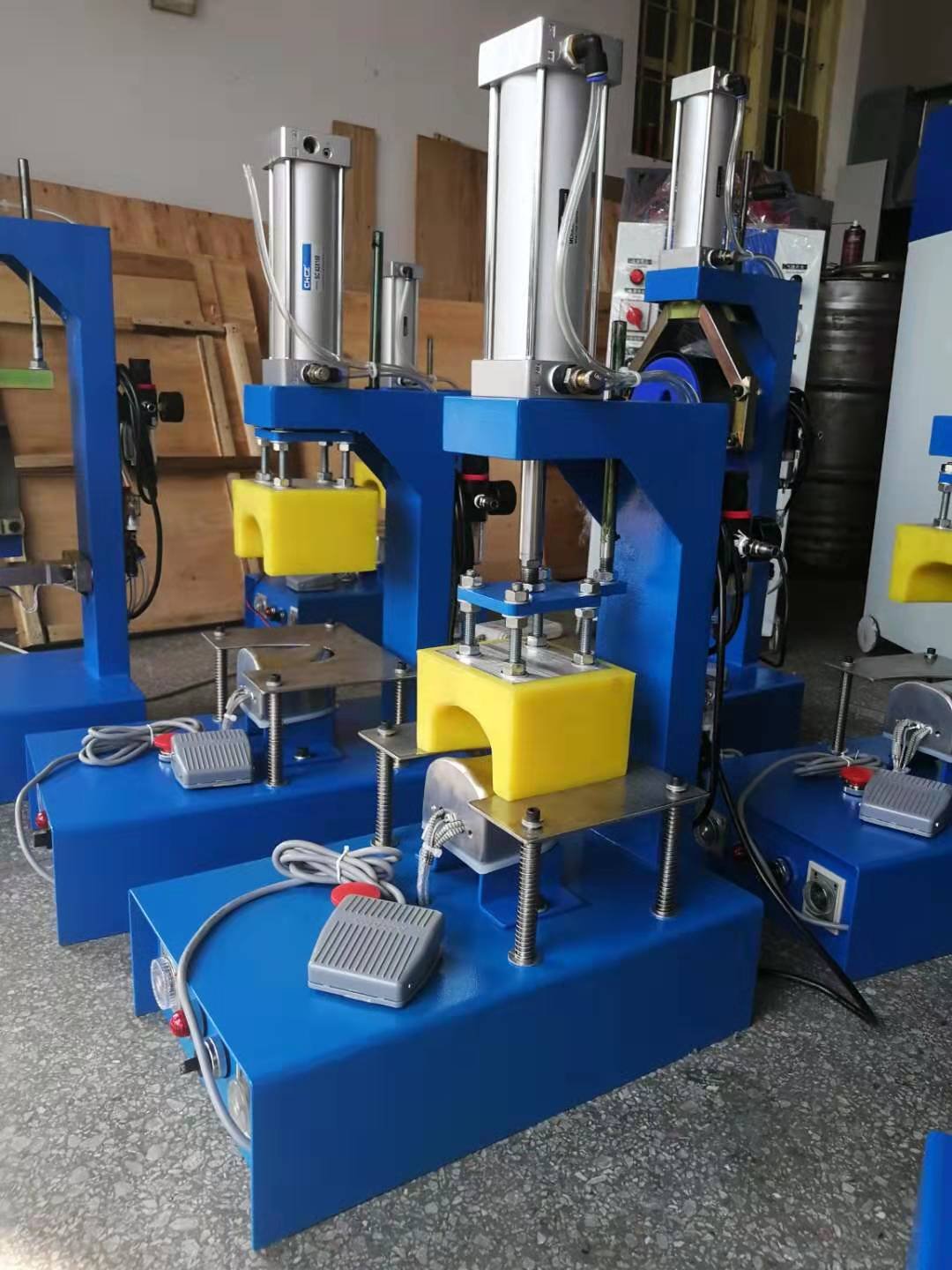 Pneumatic Single Head Shoe Upper Moulding Machine Heat Setting Machine For Shoe