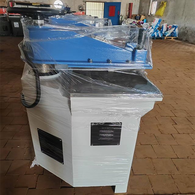 Factory Sales Kitchen Sponge Hydraulic Swing Arm Beam Die Clicker Cutting Presses shoe Making machine