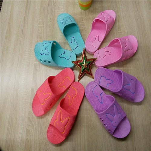 PVC rotary molding slipper and sandals making machine