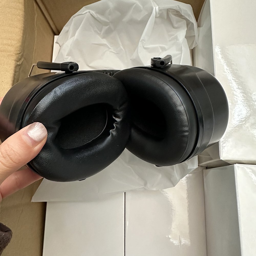 34db Premium Quality Black Passive Earmuff Hearing Protection High Noise Reduction for Shooting, Hunting, Construction
