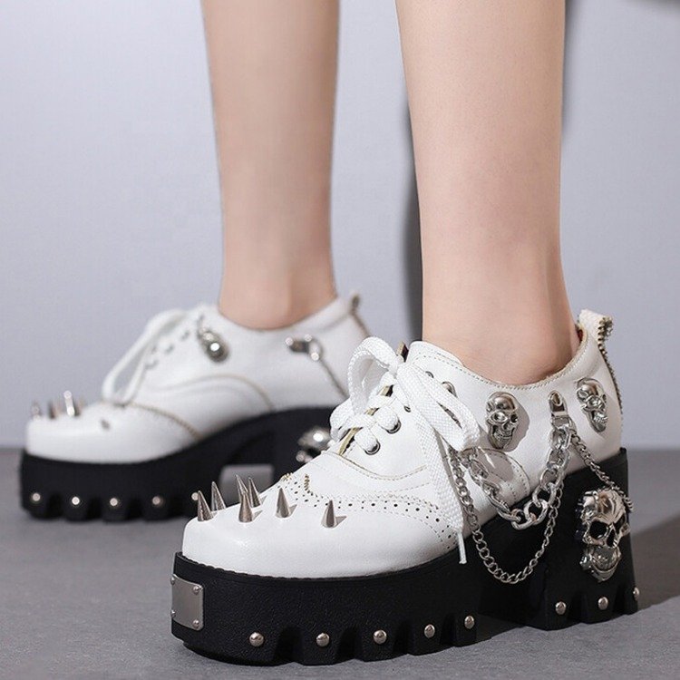 Fashion Rivets Chunky Heels Shoes Women Lace Up Large Size 46 Rocky Style Metal Skull Decor Pumps Chain Causal Booties