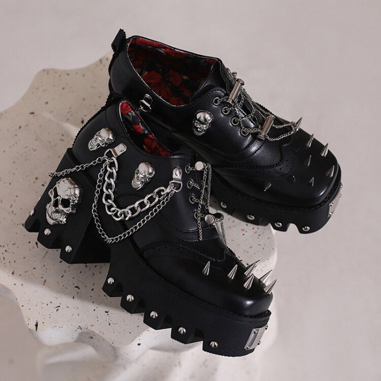 Fashion Rivets Chunky Heels Shoes Women Lace Up Large Size 46 Rocky Style Metal Skull Decor Pumps Chain Causal Booties