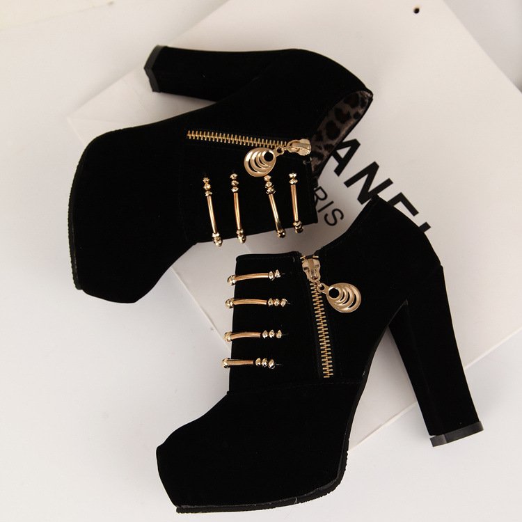 Xuanhui Wholesale winter new round toe chunky high heeled high hill chunky Suede metal zipper ankle boots for women