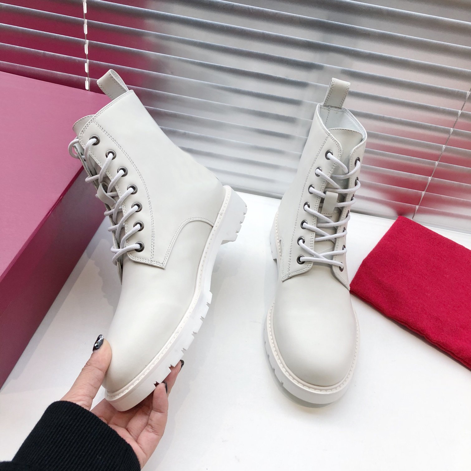 Genuine cowhide surface lambskin lining women ladies luxury designer boots trendy genuine leather ladies fashion martin boots
