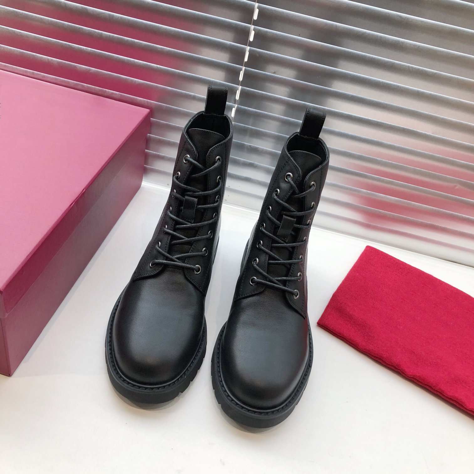 Genuine cowhide surface lambskin lining women ladies luxury designer boots trendy genuine leather ladies fashion martin boots