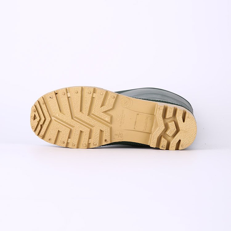 CE Green waterproof oil acid alkali resistant non-slip anti static light weight non safety garden work pvc rain boots men