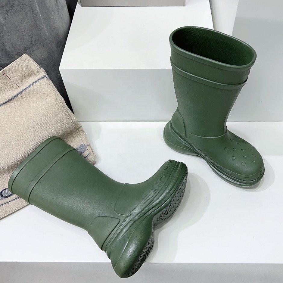 Size 35 to size 45 2024 Autumn Winter New Water Boots For Women Thick Bottom Non-slip Hole Shoes Designer Rain Boots