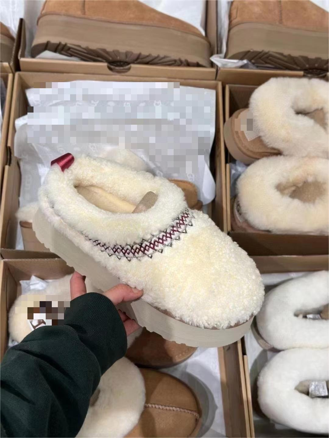 QY10234 The latest winter 2024 new models are pure sheep skin low tube women's GG snow boots