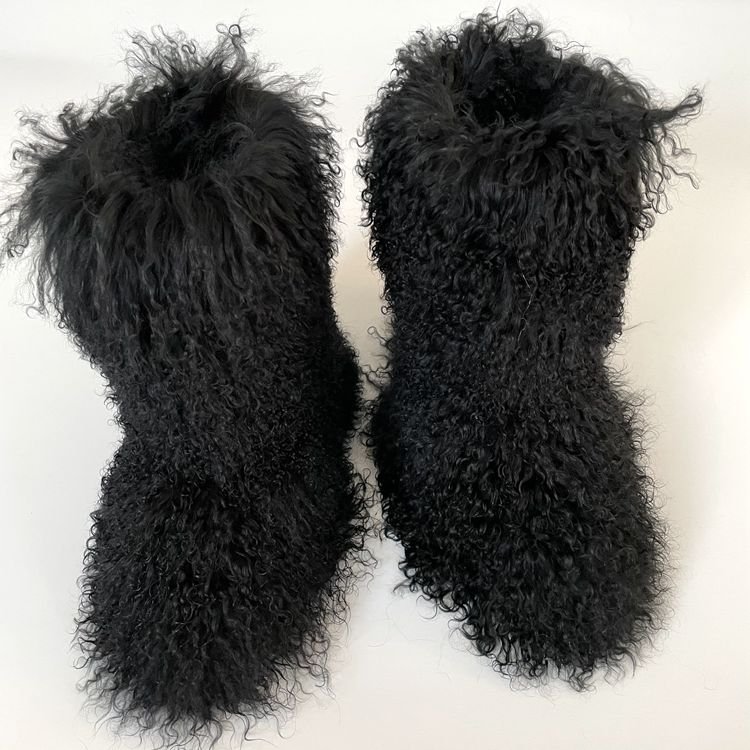Customized Color and logo Factory price black winter real Mongolian fur boots for women
