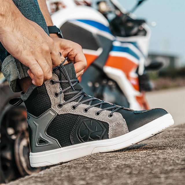 SCOYCO MT040 Man Leather Motorcycle Boots Motorcycle Boots Shoes Waterresistant Riding Boots Motorbike Men