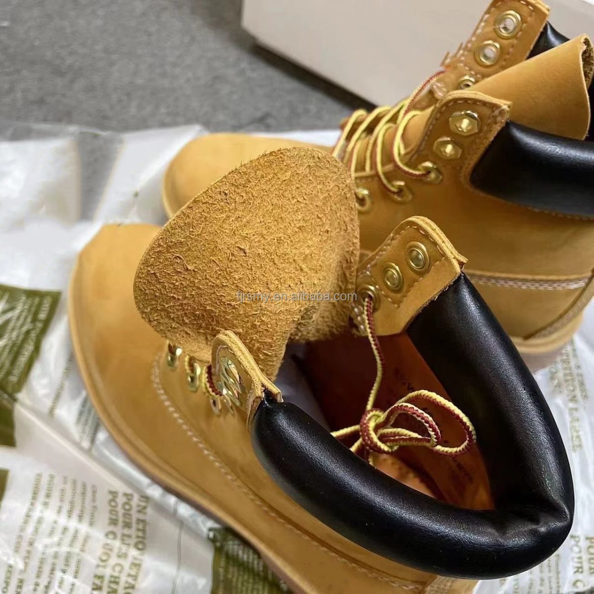 New Arrival Fashion Classic Boots Men's Rhubarb Boots High-top British Tooling Men's Shoes Autumn Waterproof Men's Boots