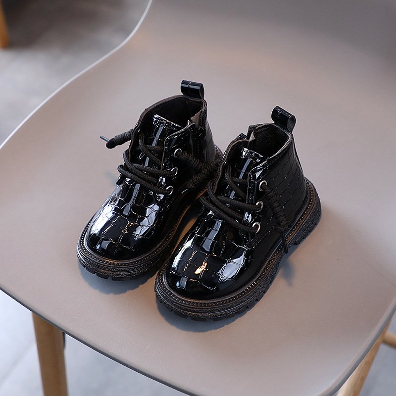 New Fashion Kids Leather Shoes Girls British Style Simple Side Design Non-Slip Short Boots Lacquer Leather Lace Up Soft Soled