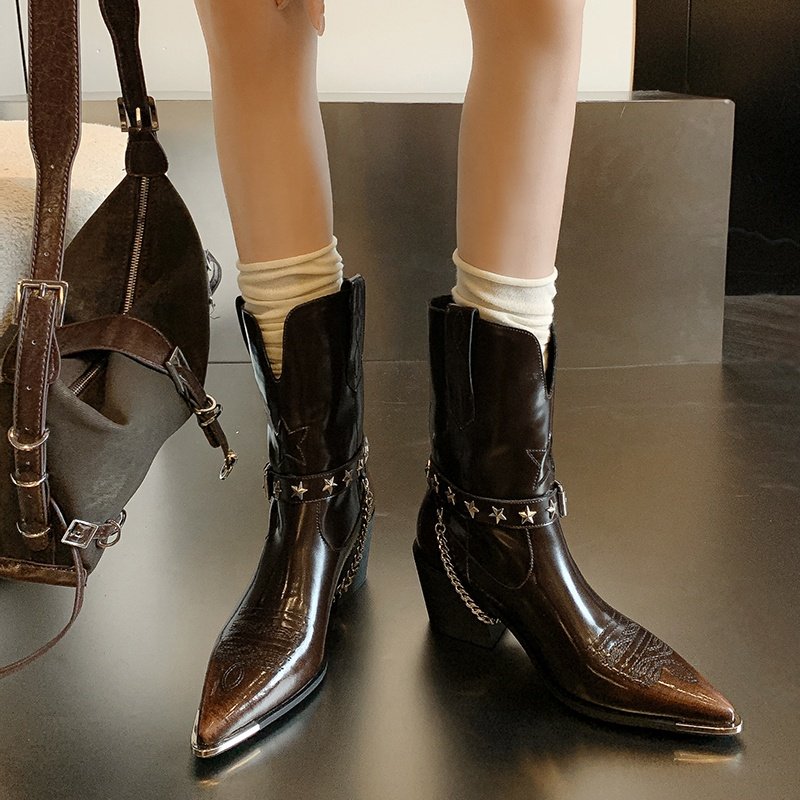 New Arrivals Rivets Buckle Oil Wax Texture Surface Pointed Toe Chunky Heels Embroidered Western Women Ankle Boots