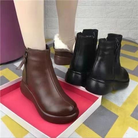 Sole shoes large size new autumn and winter joker comfortable warm plus velvet padded fashion short boots