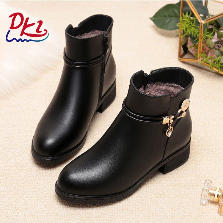 New Trendy Split Leather Water Proof Thermal Women Snow Boots Winter Warm Plush Zipper Black Snow Boots For Ladies