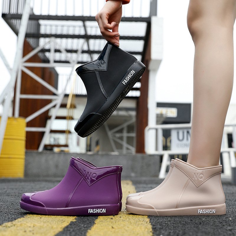 New Female Water Shoes Rainboots Ankle Boots Flats Rubber Shoes Women Waterproof Rain Boots