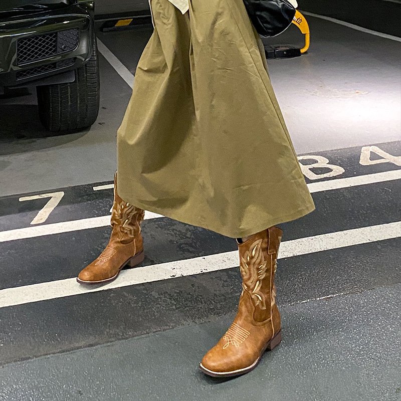 Factory high quality brown leather western cowboy exotic embroidered thread leather boots middle heel ethnic women knight boots