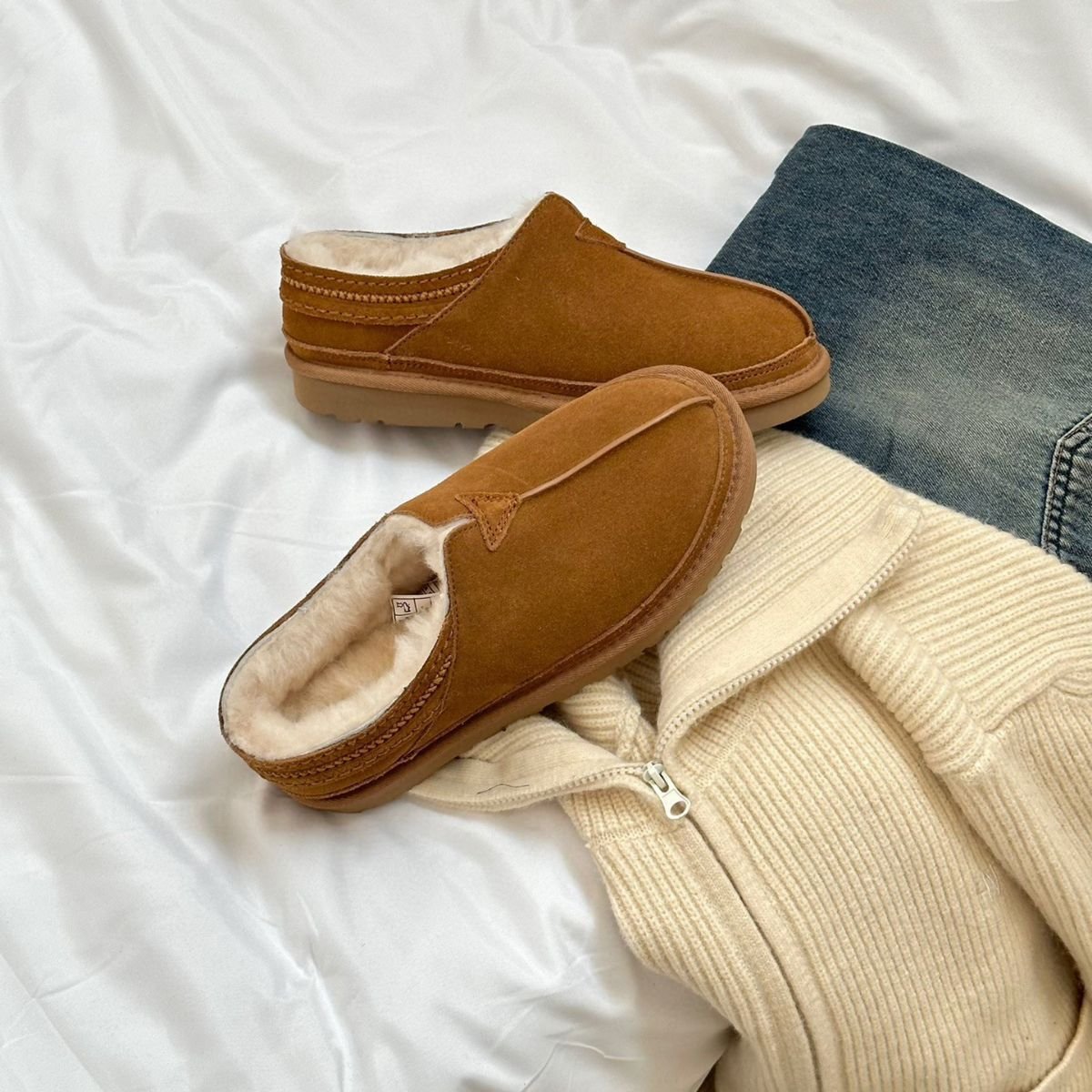 2024 Winter New Brand Short Cut Boots with Embroidered Real Fur Integrated Snow Boots Easy to Wear and Take Off Warm Shoes