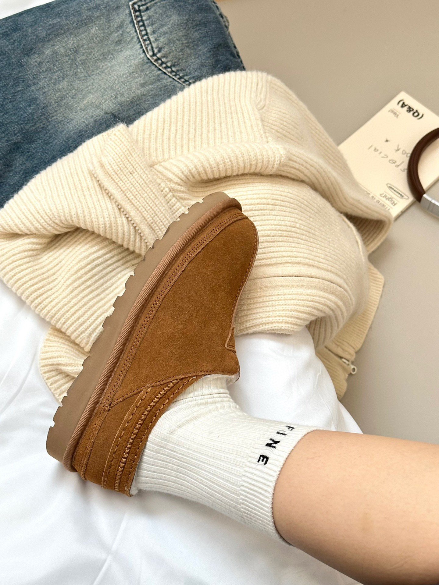 2024 Winter New Brand Short Cut Boots with Embroidered Real Fur Integrated Snow Boots Easy to Wear and Take Off Warm Shoes