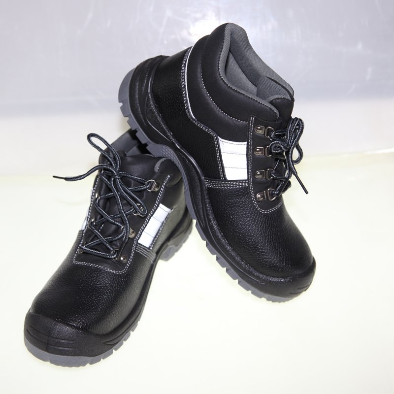 Top 10 High Quality steel toe plate industrial Men's Work Boots Comfortable Safety Shoes with Reflectors for Outdoor Seasons