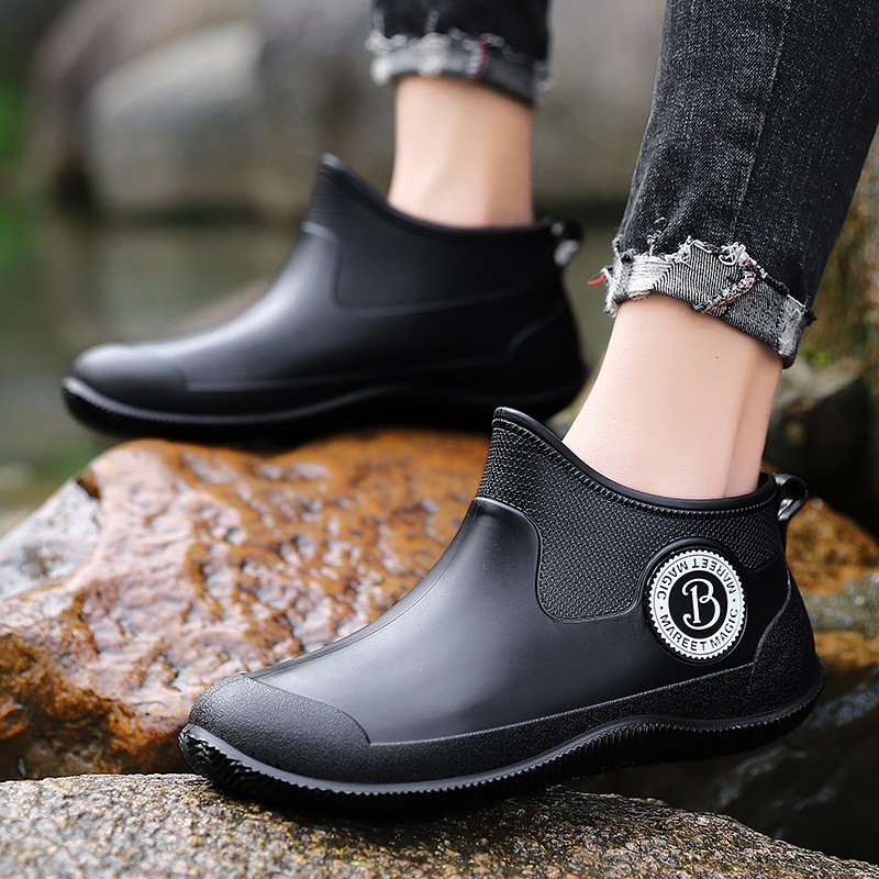 Men's Explosions Can Rain and Fishing Boots Lightweight Non-Slip and Wear-Resistant Platform for Summer and Winter