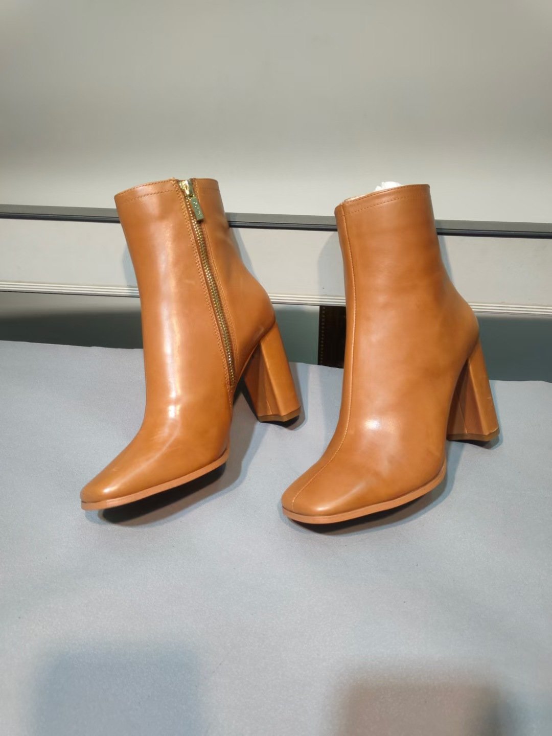 High Quality Low Price Women Leather Camel Color Boots In Stock