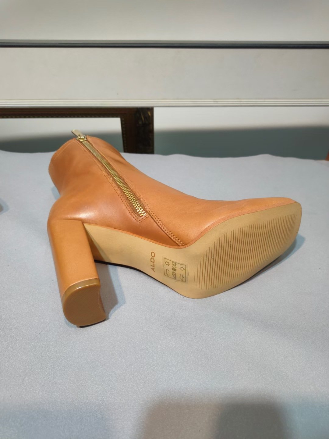 High Quality Low Price Women Leather Camel Color Boots In Stock