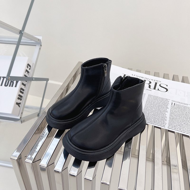 Soft comfortable leather wide fit minimalistic ergonomic designer Chelsea boots baby kids toddler girl boy shoes boots