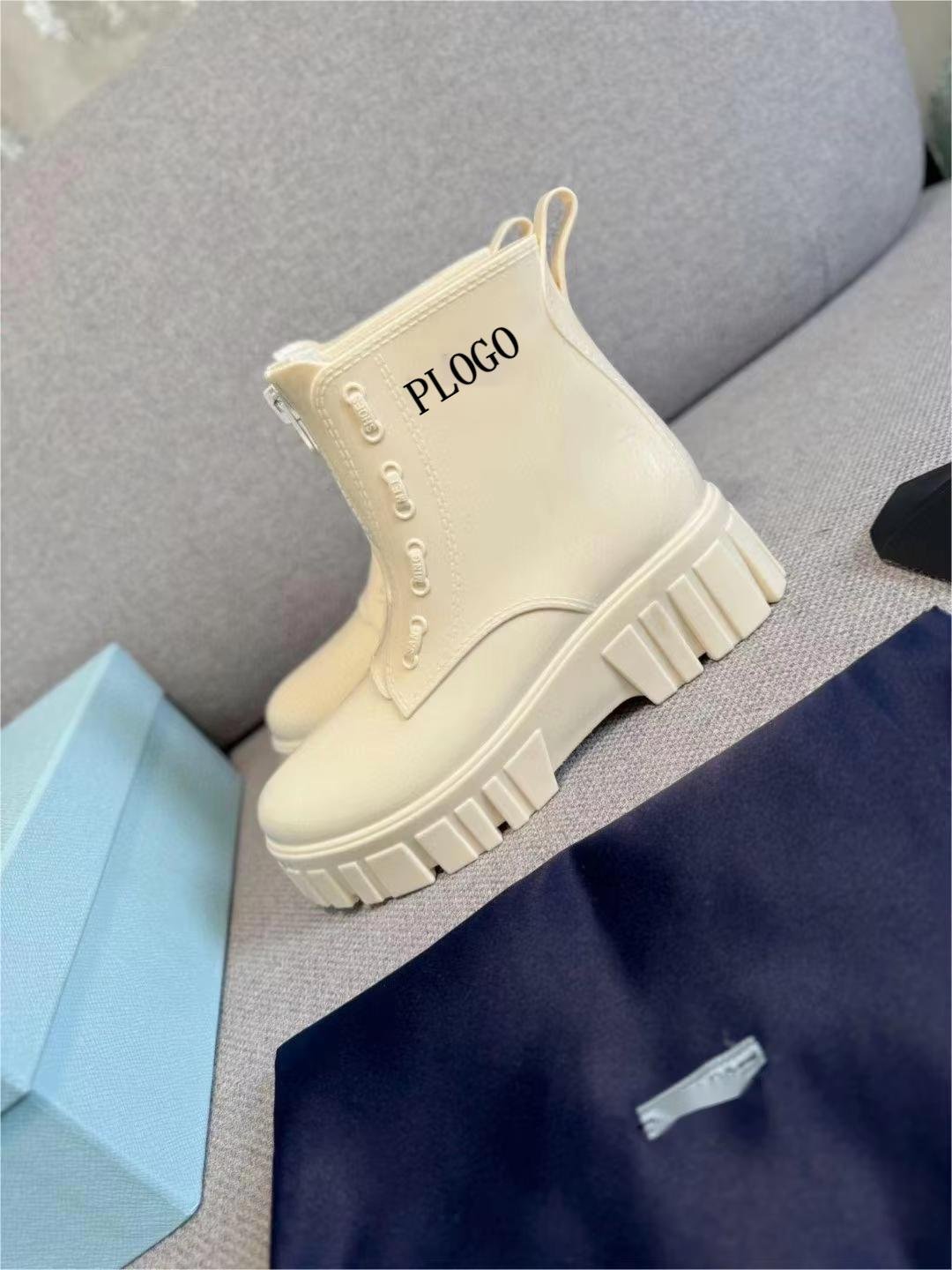 QY 2024 New arrivals Designer Explosive mid-tube high-top motorcycle rain boots women's anti-slip wear-resistant rain shoes