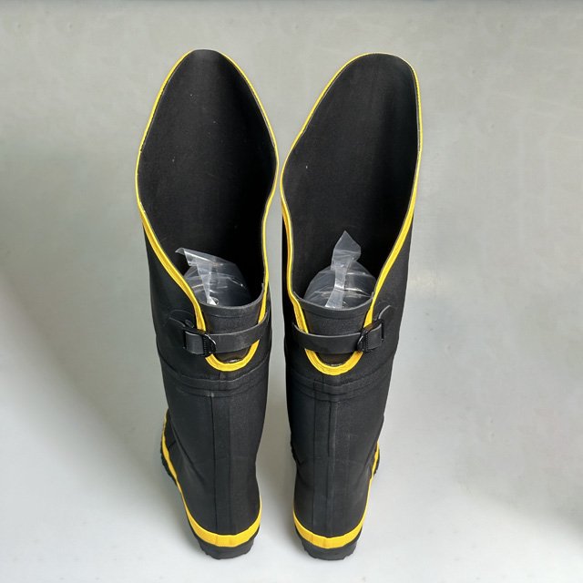 New Manufacturers Rubber Anti-smashing Work Boots High-temperature Reflective Fire Boots Long Steel Toe Safety Boots