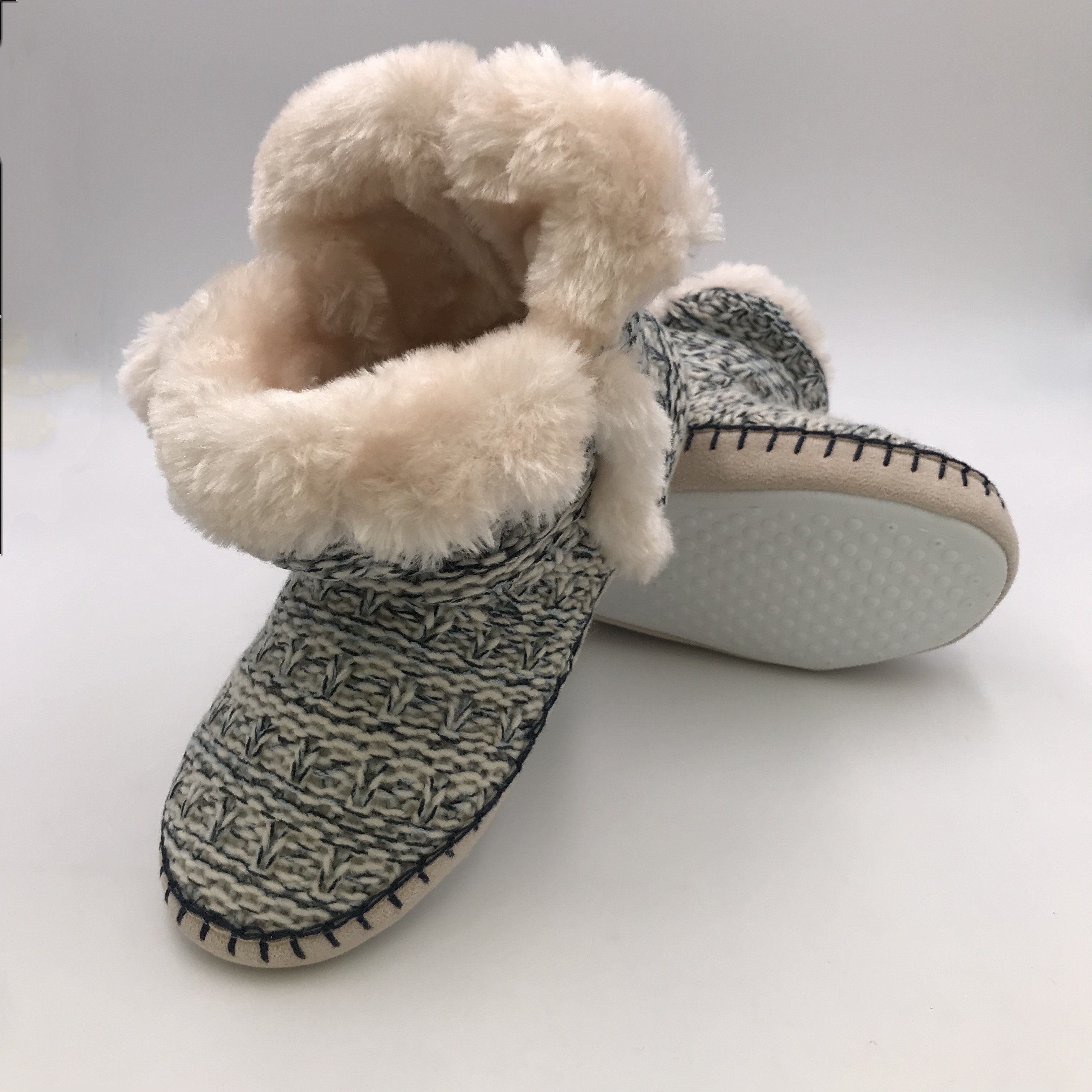Comfortable winter warm short fur lined knitted pom pom indoor boots slippers for women
