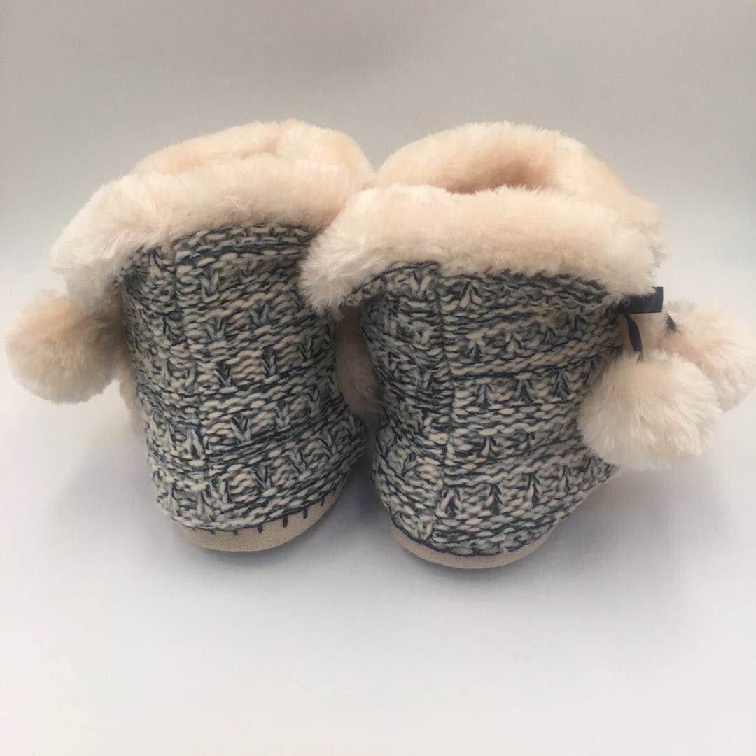 Comfortable winter warm short fur lined knitted pom pom indoor boots slippers for women