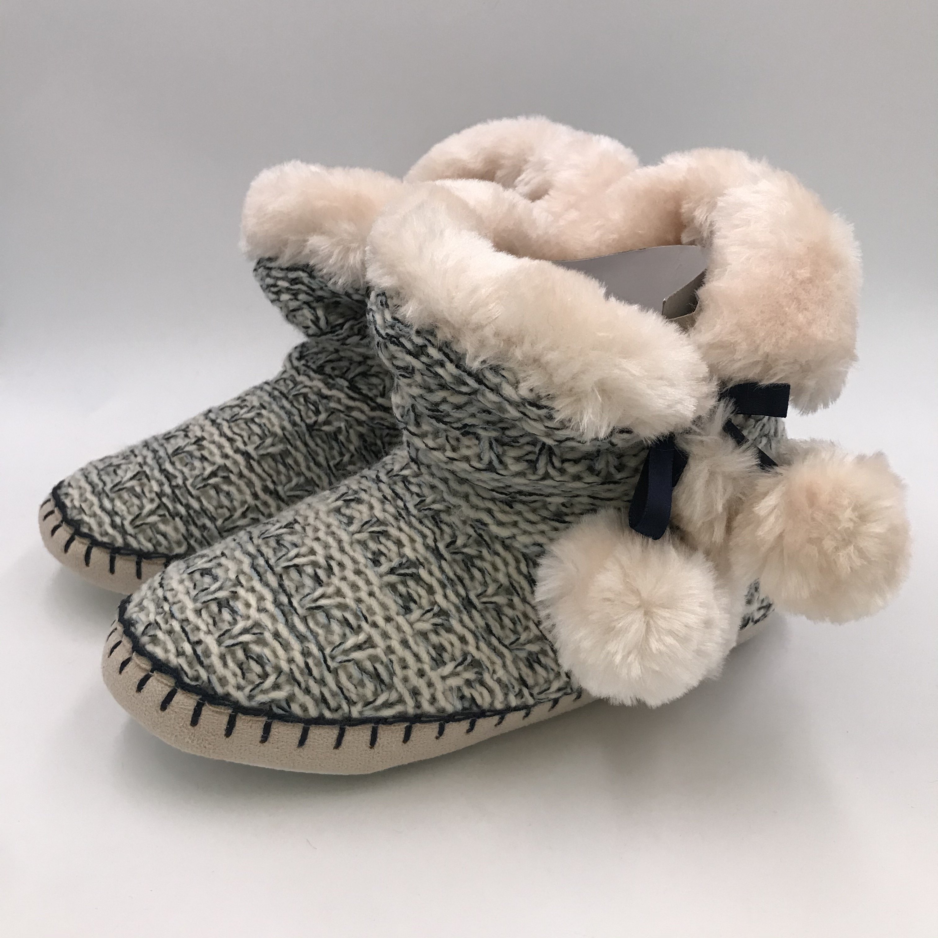 Comfortable winter warm short fur lined knitted pom pom indoor boots slippers for women
