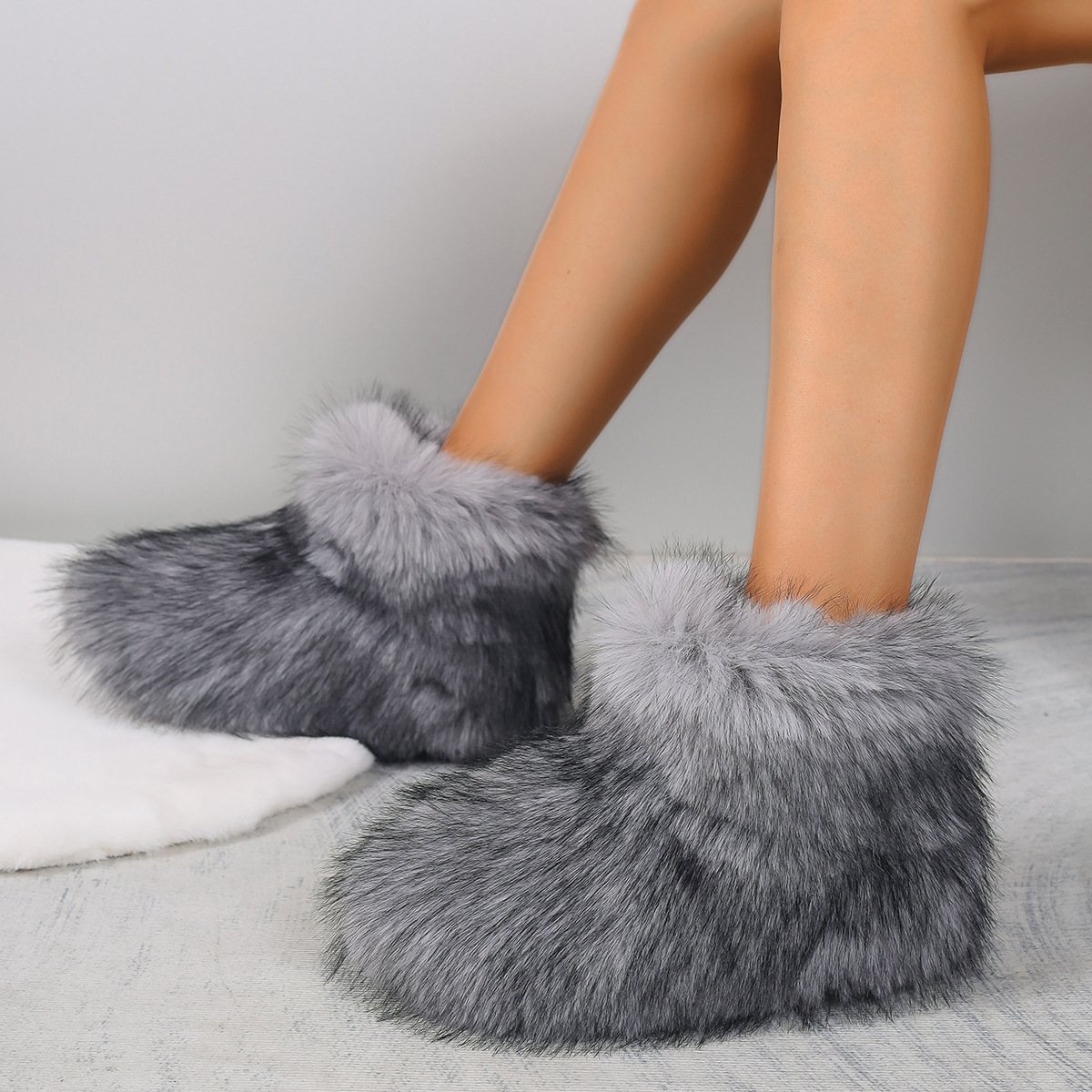 Women's Plush Short Fur Snow Boots New Cross-Border Europe and the United States Big Size Female Fur Boots Home Slippers