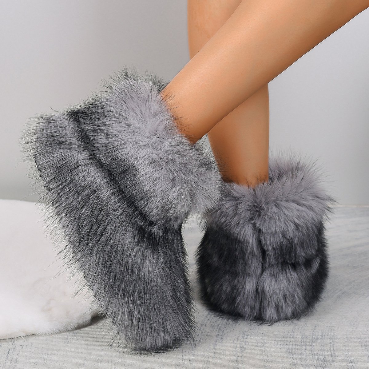 Women's Plush Short Fur Snow Boots New Cross-Border Europe and the United States Big Size Female Fur Boots Home Slippers