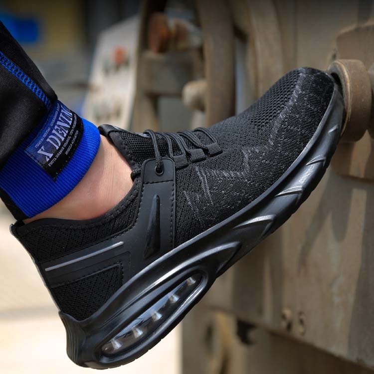 High Quality Lightweight Comfortable Steel Toe Work Boots Anti Static Injury from Chinese Factory Black Upper Safety Shoes