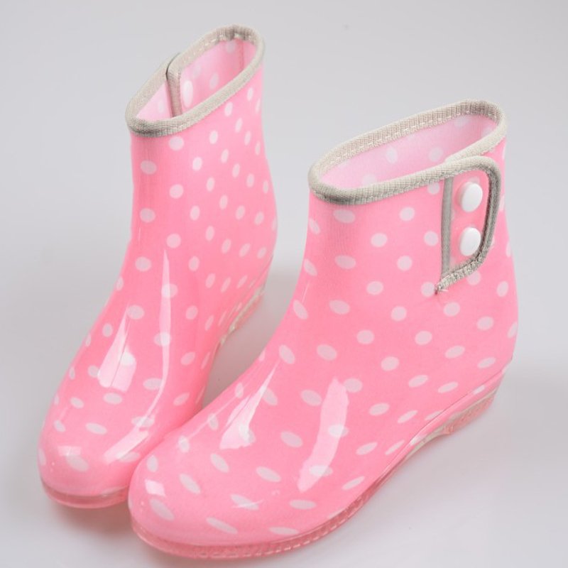 2024 Fashionable New Ankle Rain Shoes Waterproof Buckle PVC Material Women Rain Boots