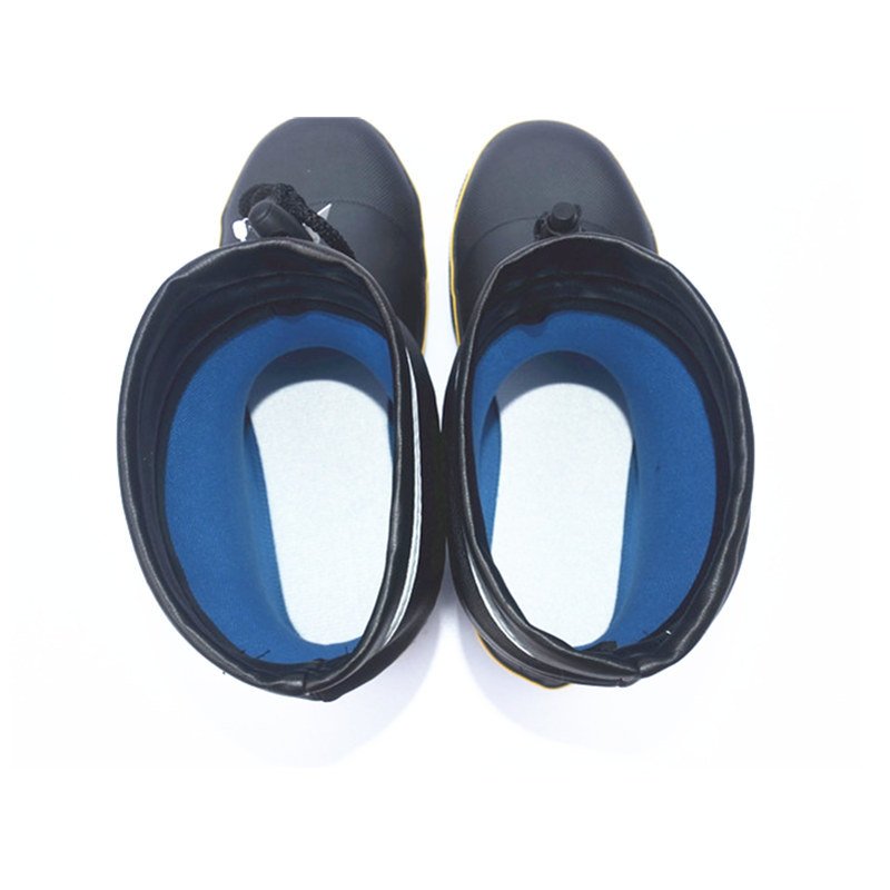 Sturdy non slip PVC wide safety rain boots waterproof nail proof steel toe work boots for man women