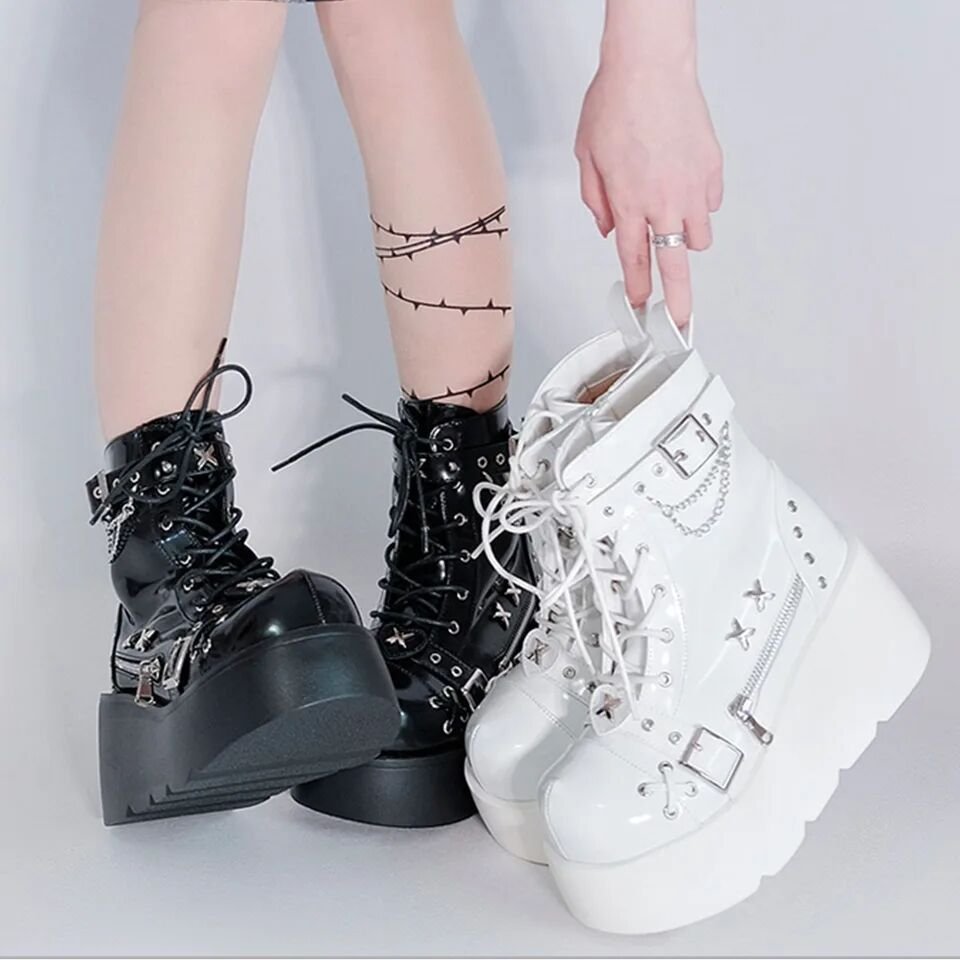 Dropshipping Custom Logo New Thick Sole High Heels Motorcycle Boots Women Punk Gothic Ankle Boots for Ladies