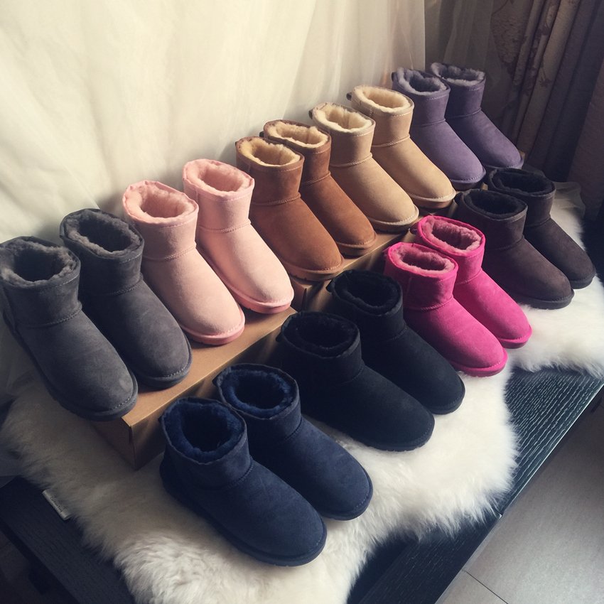 Hot Selling Sheepskin Warm Women's Medium Boots Newly Arrived Sheepskin Boots Lace Up Rhinestone Winter Warm Women's Snow Boots
