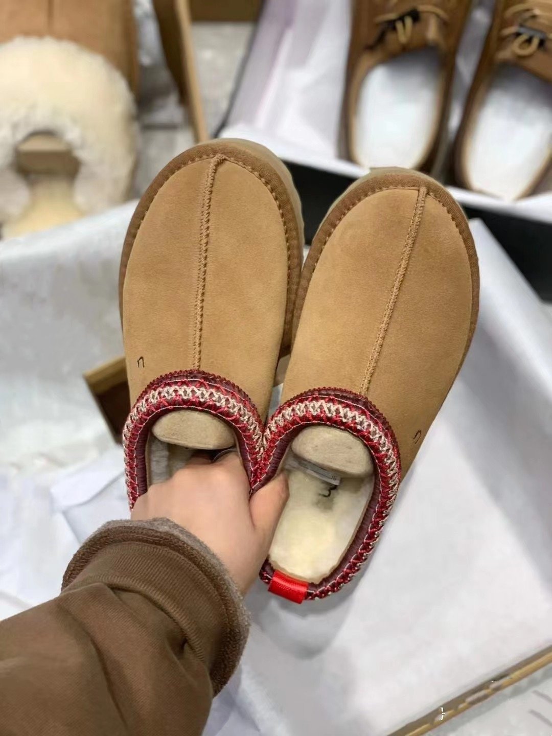 Classic Snow Winter Boots Brand Logo Designer Tasman Tazz Ankle Boots Women Luxury Wool Sheepskin Slipper Men Bootes Shoes
